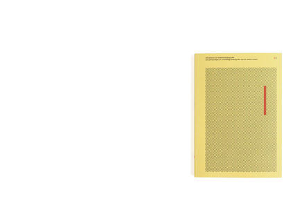 trilvensters en onderkasttypografie